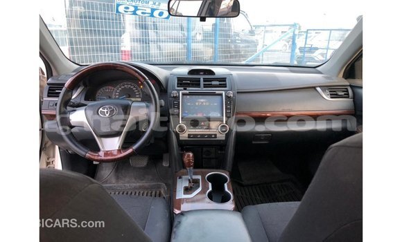 Buy Import Toyota Camry White Car in Import - Dubai in Artibonite Buy Import Toyota Camry White Car in Import - Dubai in Artibonite