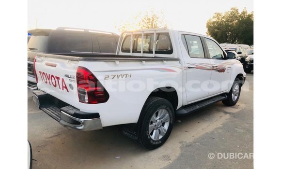 Acheter Import Voiture Toyota Hilux Blanc à Import - Dubai, Artibonite Acheter Import Voiture Toyota Hilux Blanc à Import - Dubai, Artibonite