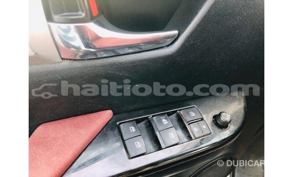 Acheter Import Voiture Toyota Hilux Blanc à Import - Dubai, Artibonite Acheter Import Voiture Toyota Hilux Blanc à Import - Dubai, Artibonite