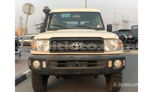 Acheter Import Voiture Toyota Land Cruiser Blanc à Import - Dubai, Artibonite Acheter Import Voiture Toyota Land Cruiser Blanc à Import - Dubai, Artibonite