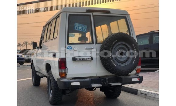 Acheter Import Voiture Toyota Land Cruiser Blanc à Import - Dubai, Artibonite Acheter Import Voiture Toyota Land Cruiser Blanc à Import - Dubai, Artibonite