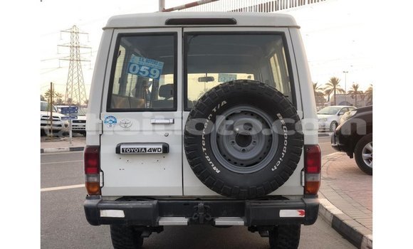 Acheter Import Voiture Toyota Land Cruiser Blanc à Import - Dubai, Artibonite Acheter Import Voiture Toyota Land Cruiser Blanc à Import - Dubai, Artibonite