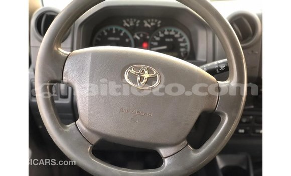 Acheter Import Voiture Toyota Land Cruiser Blanc à Import - Dubai, Artibonite Acheter Import Voiture Toyota Land Cruiser Blanc à Import - Dubai, Artibonite