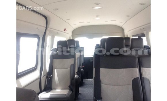 Buy Import Toyota Hiace White Car in Import - Dubai in Artibonite Buy Import Toyota Hiace White Car in Import - Dubai in Artibonite