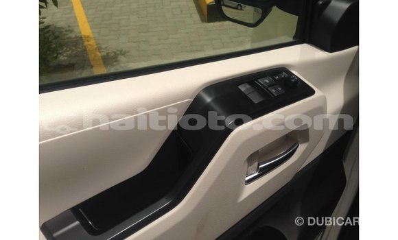 Buy Import Toyota Hiace White Car in Import - Dubai in Artibonite Buy Import Toyota Hiace White Car in Import - Dubai in Artibonite