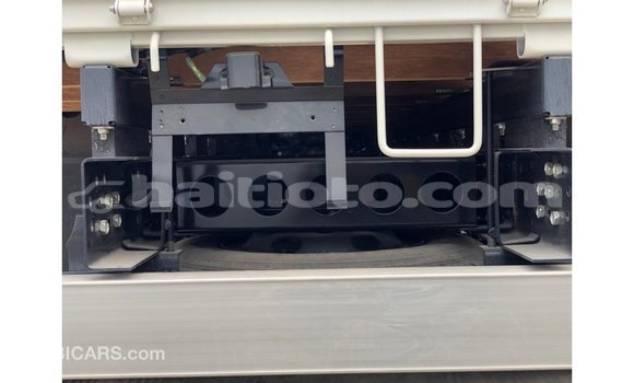 Acheter Import Voiture Isuzu Rodeo Blanc à Import - Dubai, Artibonite Acheter Import Voiture Isuzu Rodeo Blanc à Import - Dubai, Artibonite