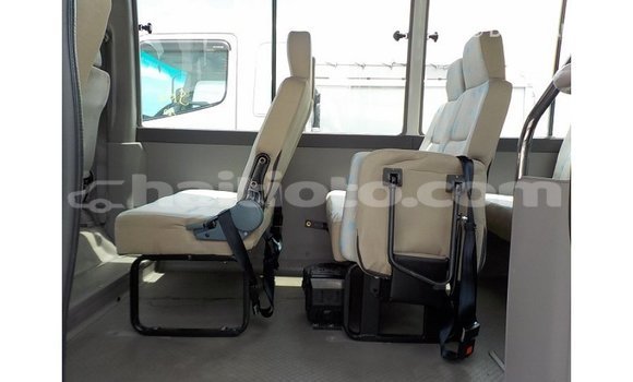 Acheter Import Voiture Toyota Coaster Blanc à Import - Dubai, Artibonite Acheter Import Voiture Toyota Coaster Blanc à Import - Dubai, Artibonite
