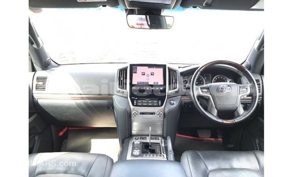 Acheter Import Voiture Toyota Land Cruiser Blanc à Import - Dubai, Artibonite Acheter Import Voiture Toyota Land Cruiser Blanc à Import - Dubai, Artibonite