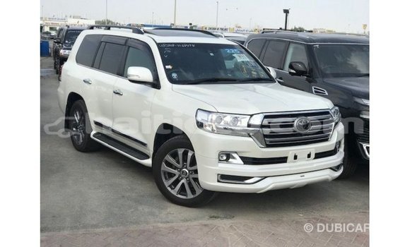 Acheter Import Voiture Toyota Land Cruiser Blanc à Import - Dubai, Artibonite Acheter Import Voiture Toyota Land Cruiser Blanc à Import - Dubai, Artibonite