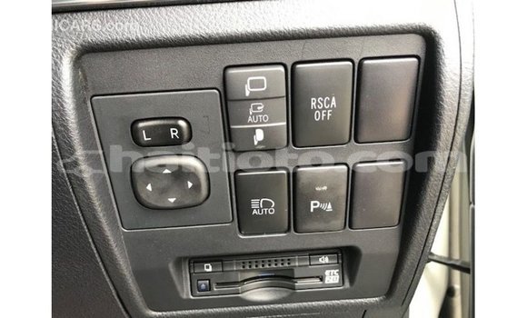 Acheter Import Voiture Toyota Land Cruiser Blanc à Import - Dubai, Artibonite Acheter Import Voiture Toyota Land Cruiser Blanc à Import - Dubai, Artibonite