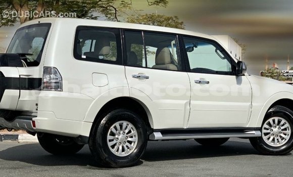 Acheter Import Voiture Mitsubishi Pajero Blanc à Import - Dubai, Artibonite Acheter Import Voiture Mitsubishi Pajero Blanc à Import - Dubai, Artibonite