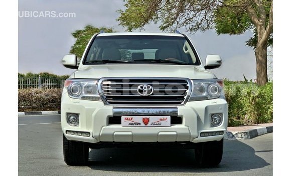 Acheter Import Voiture Toyota Land Cruiser Blanc à Import - Dubai, Artibonite Acheter Import Voiture Toyota Land Cruiser Blanc à Import - Dubai, Artibonite