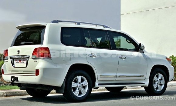 Acheter Import Voiture Toyota Land Cruiser Blanc à Import - Dubai, Artibonite Acheter Import Voiture Toyota Land Cruiser Blanc à Import - Dubai, Artibonite