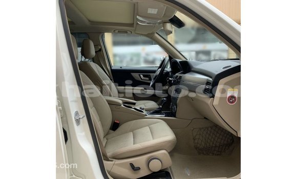 Buy Import Mercedes-Benz 190 (W201) White Car in Import - Dubai in Artibonite Buy Import Mercedes-Benz 190 (W201) White Car in Import - Dubai in Artibonite