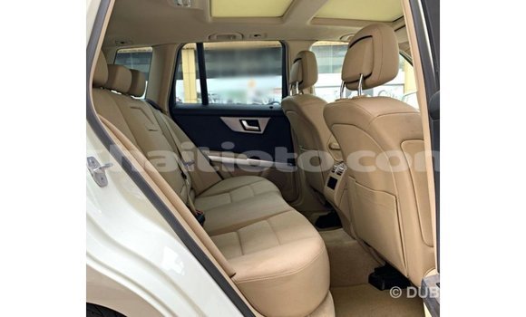 Buy Import Mercedes-Benz 190 (W201) White Car in Import - Dubai in Artibonite Buy Import Mercedes-Benz 190 (W201) White Car in Import - Dubai in Artibonite