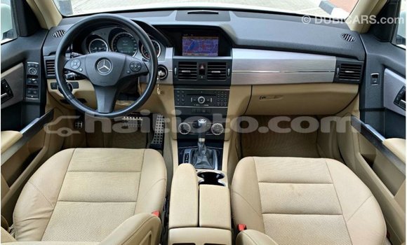 Buy Import Mercedes-Benz 190 (W201) White Car in Import - Dubai in Artibonite Buy Import Mercedes-Benz 190 (W201) White Car in Import - Dubai in Artibonite