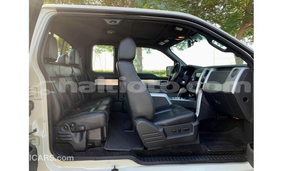 Buy Import Ford Club Wagon Beige Car in Import - Dubai in Artibonite Buy Import Ford Club Wagon Beige Car in Import - Dubai in Artibonite