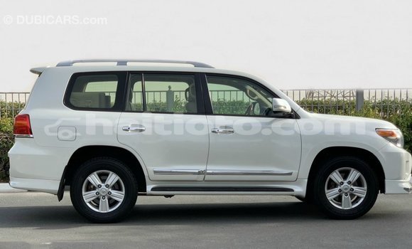 Buy Import Toyota Land Cruiser White Car in Import - Dubai in Artibonite Buy Import Toyota Land Cruiser White Car in Import - Dubai in Artibonite