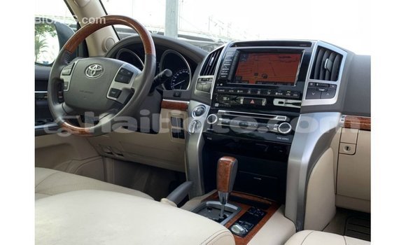 Buy Import Toyota Land Cruiser White Car in Import - Dubai in Artibonite Buy Import Toyota Land Cruiser White Car in Import - Dubai in Artibonite