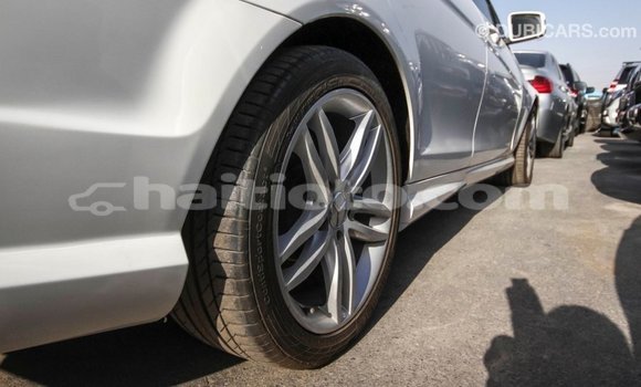 Acheter Import Voiture Mercedes-Benz 200 Blanc à Import - Dubai, Artibonite Acheter Import Voiture Mercedes-Benz 200 Blanc à Import - Dubai, Artibonite