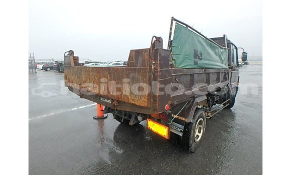 Acheter Import Utilitaire Nissan Evalia Marron à Import - Dubai, Artibonite Acheter Import Utilitaire Nissan Evalia Marron à Import - Dubai, Artibonite