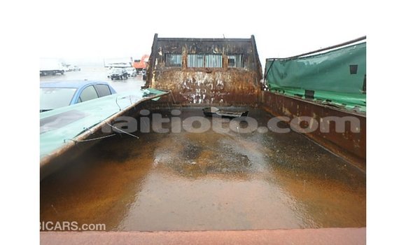 Acheter Import Utilitaire Nissan Evalia Marron à Import - Dubai, Artibonite Acheter Import Utilitaire Nissan Evalia Marron à Import - Dubai, Artibonite