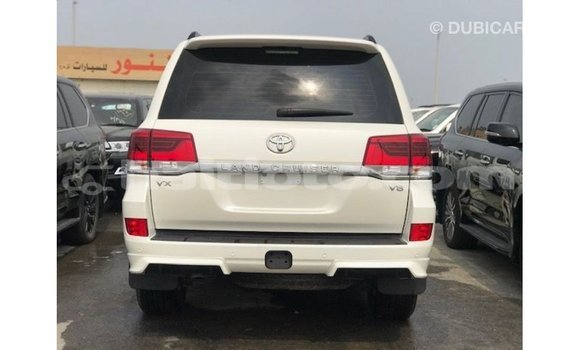 Acheter Import Voiture Toyota Land Cruiser Blanc à Import - Dubai, Artibonite Acheter Import Voiture Toyota Land Cruiser Blanc à Import - Dubai, Artibonite