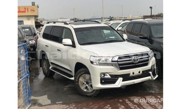 Acheter Import Voiture Toyota Land Cruiser Blanc à Import - Dubai, Artibonite Acheter Import Voiture Toyota Land Cruiser Blanc à Import - Dubai, Artibonite