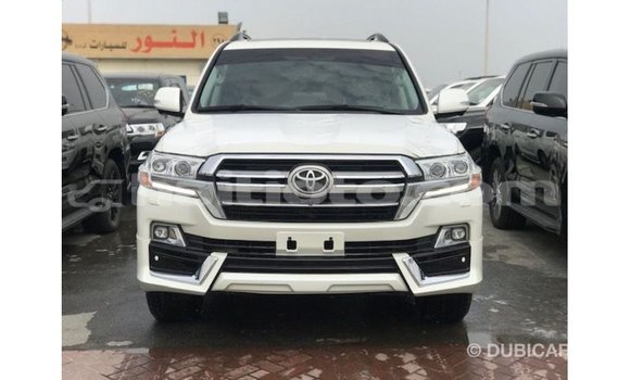 Acheter Import Voiture Toyota Land Cruiser Blanc à Import - Dubai, Artibonite Acheter Import Voiture Toyota Land Cruiser Blanc à Import - Dubai, Artibonite