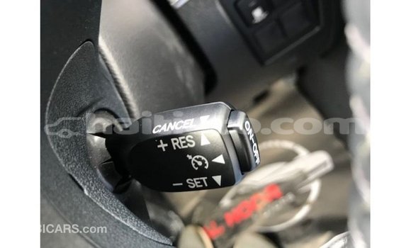 Acheter Import Voiture Toyota Land Cruiser Blanc à Import - Dubai, Artibonite Acheter Import Voiture Toyota Land Cruiser Blanc à Import - Dubai, Artibonite