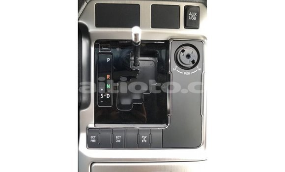 Acheter Import Voiture Toyota Land Cruiser Blanc à Import - Dubai, Artibonite Acheter Import Voiture Toyota Land Cruiser Blanc à Import - Dubai, Artibonite