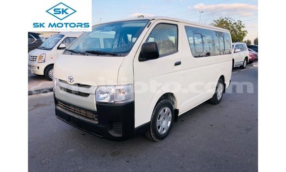 Acheter Import Voiture Toyota Hiace Blanc à Import - Dubai, Artibonite Acheter Import Voiture Toyota Hiace Blanc à Import - Dubai, Artibonite