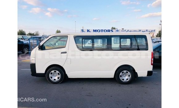 Acheter Import Voiture Toyota Hiace Blanc à Import - Dubai, Artibonite Acheter Import Voiture Toyota Hiace Blanc à Import - Dubai, Artibonite