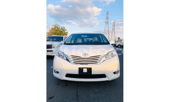 Buy Import Toyota Sienna White Car in Import - Dubai in Artibonite Buy Import Toyota Sienna White Car in Import - Dubai in Artibonite