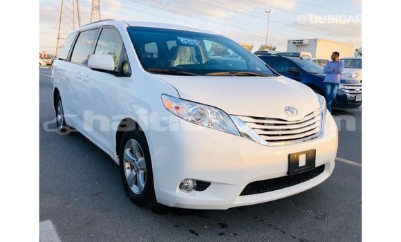 Buy Import Toyota Sienna White Car in Import - Dubai in Artibonite Buy Import Toyota Sienna White Car in Import - Dubai in Artibonite