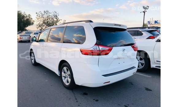 Buy Import Toyota Sienna White Car in Import - Dubai in Artibonite Buy Import Toyota Sienna White Car in Import - Dubai in Artibonite