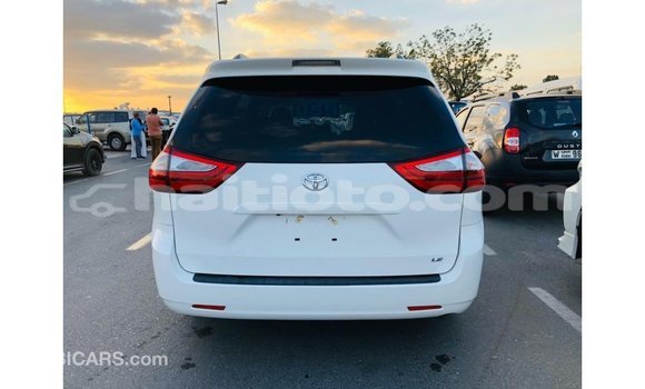 Buy Import Toyota Sienna White Car in Import - Dubai in Artibonite Buy Import Toyota Sienna White Car in Import - Dubai in Artibonite