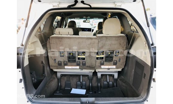 Buy Import Toyota Sienna White Car in Import - Dubai in Artibonite Buy Import Toyota Sienna White Car in Import - Dubai in Artibonite