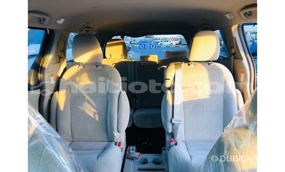 Buy Import Toyota Sienna White Car in Import - Dubai in Artibonite Buy Import Toyota Sienna White Car in Import - Dubai in Artibonite