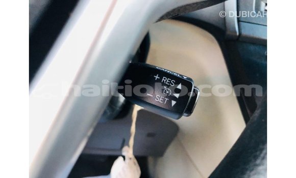 Buy Import Toyota Sienna White Car in Import - Dubai in Artibonite Buy Import Toyota Sienna White Car in Import - Dubai in Artibonite