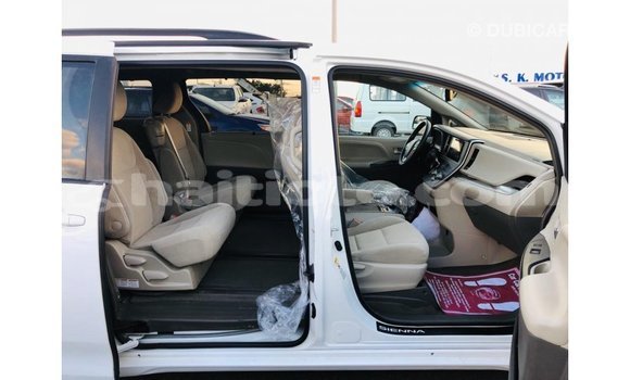 Buy Import Toyota Sienna White Car in Import - Dubai in Artibonite Buy Import Toyota Sienna White Car in Import - Dubai in Artibonite