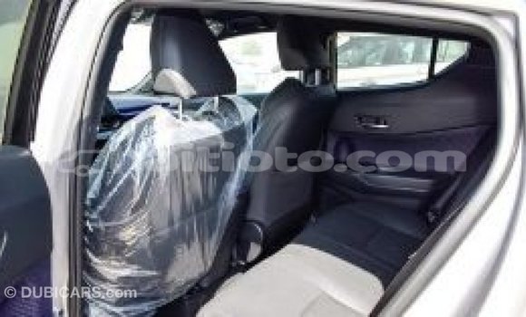 Acheter Import Voiture Toyota C-HR Autre à Import - Dubai, Artibonite Acheter Import Voiture Toyota C-HR Autre à Import - Dubai, Artibonite