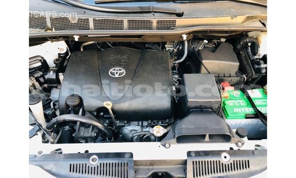 Buy Import Toyota Sienna White Car in Import - Dubai in Artibonite Buy Import Toyota Sienna White Car in Import - Dubai in Artibonite