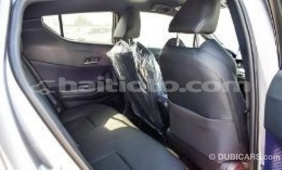 Acheter Import Voiture Toyota C-HR Autre à Import - Dubai, Artibonite Acheter Import Voiture Toyota C-HR Autre à Import - Dubai, Artibonite