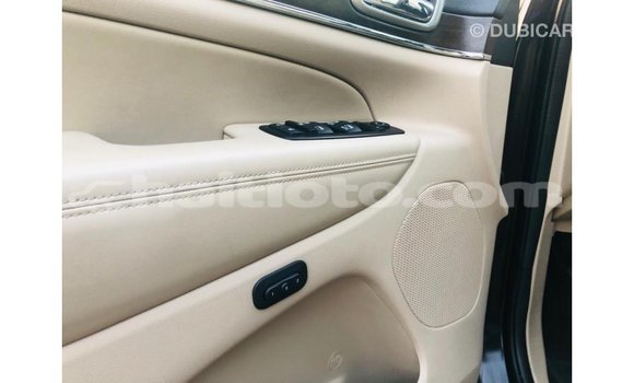 Acheter Import Voiture Jeep Grand Cherokee Noir à Import - Dubai, Artibonite Acheter Import Voiture Jeep Grand Cherokee Noir à Import - Dubai, Artibonite