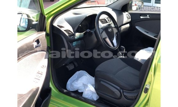 Acheter Import Voiture Hyundai Accent Vert à Import - Dubai, Artibonite Acheter Import Voiture Hyundai Accent Vert à Import - Dubai, Artibonite