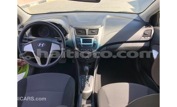 Acheter Import Voiture Hyundai Accent Vert à Import - Dubai, Artibonite Acheter Import Voiture Hyundai Accent Vert à Import - Dubai, Artibonite