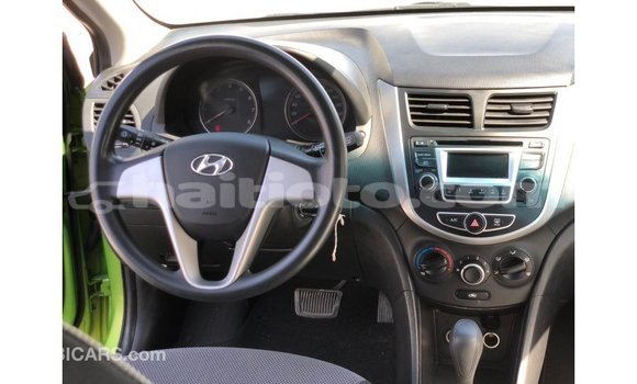 Acheter Import Voiture Hyundai Accent Vert à Import - Dubai, Artibonite Acheter Import Voiture Hyundai Accent Vert à Import - Dubai, Artibonite