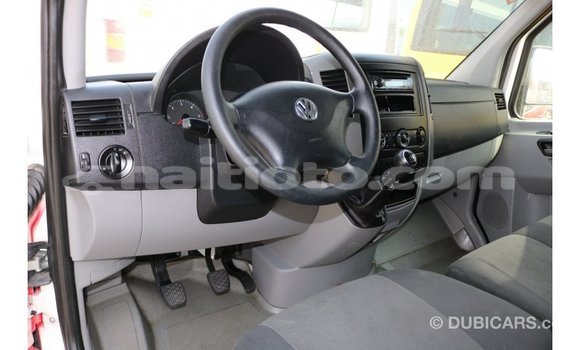 Acheter Import Utilitaire Volkswagen TRUCK Rouge à Import - Dubai, Artibonite