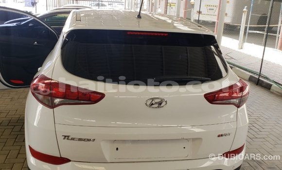 Acheter Import Voiture Hyundai Tucson Blanc à Import - Dubai, Artibonite Acheter Import Voiture Hyundai Tucson Blanc à Import - Dubai, Artibonite